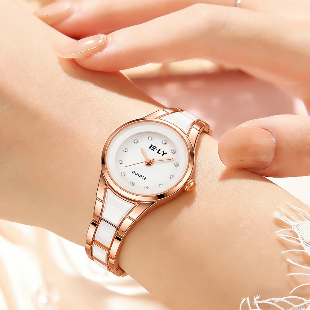 นาฬิกาควอตซ์ 2 เรือน ดีไซน์ทัน - Jewels On Watches บทวิจารณ์และราคา