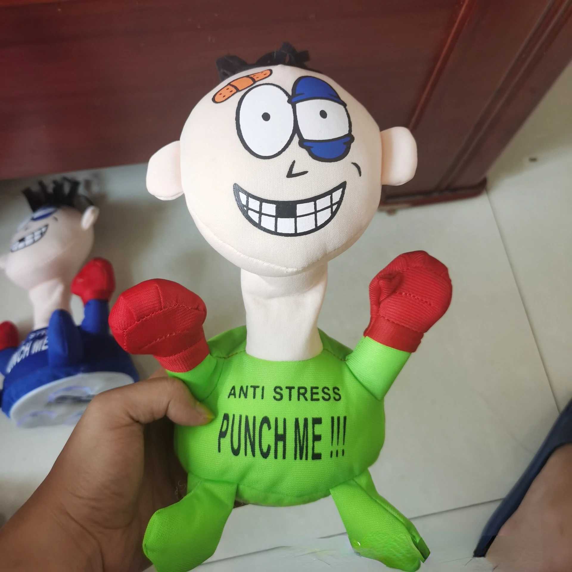 25cm Punch Me Person Cute Venting A Scream Soft Stuffed Plush Toys Exquisite Funny Decoration Birthday Presents for Friends