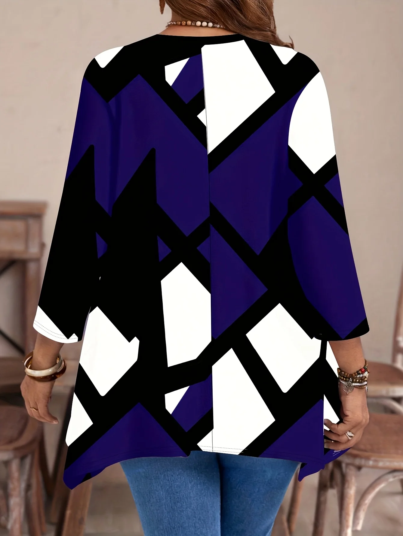Trendy Plus Size Women's Long Sleeve Geometric Print Tunic for Stylish Everyday Wear