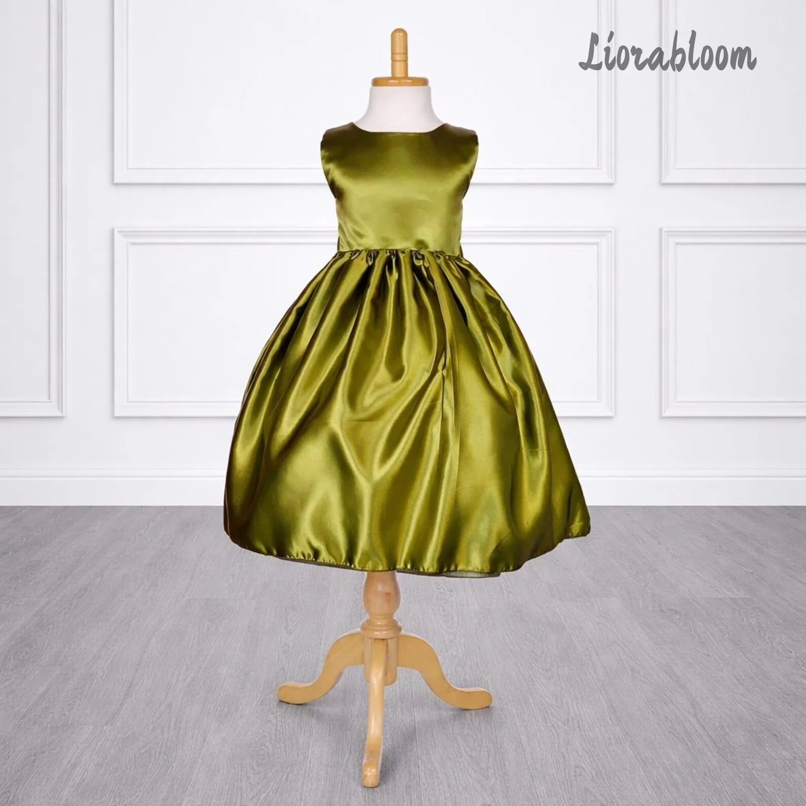 

Girls' Glossy Green Formal Dress Wedding Flower Girl Attire Premium Quality Flower Girl Gown Party Dress
