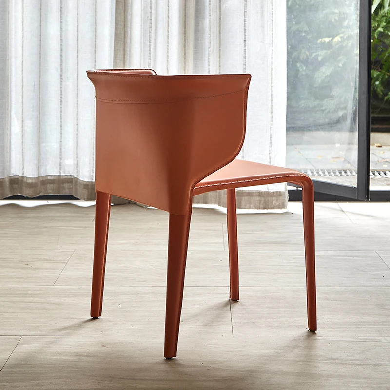 High End Designer Saddle Chair Italian Minimalist Leather Dining Chair for Luxury Hotel and Home