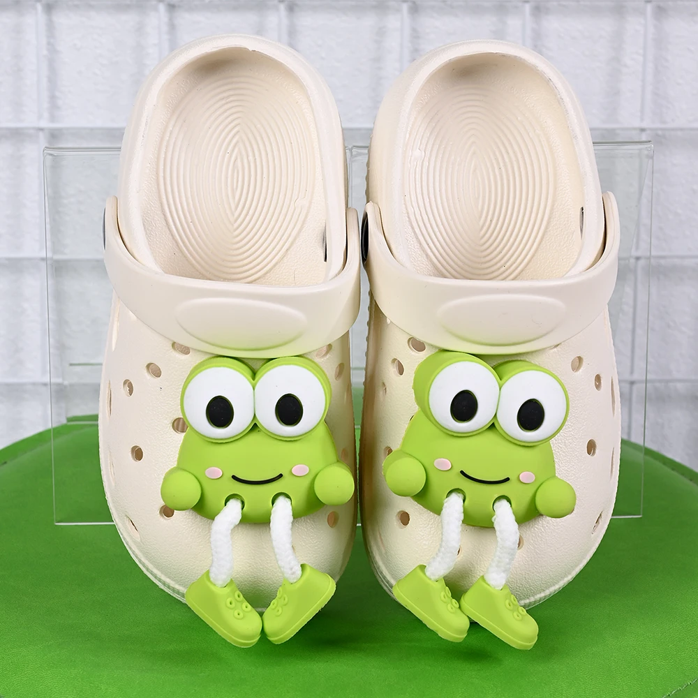 

Summer New Cute Cartoon Frog Hole Sandals for Children Comfortable Thick Soled Non Slip Garden Shoes Outdoor Beach Shoes