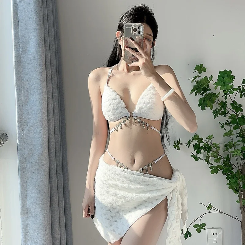 

2025 Новый комплект бикини из 3 предметов, белая текстурированная ткань, сексуальный комплект бикини с бретелькой на шее и цепочкой с открытой спиной для женщин