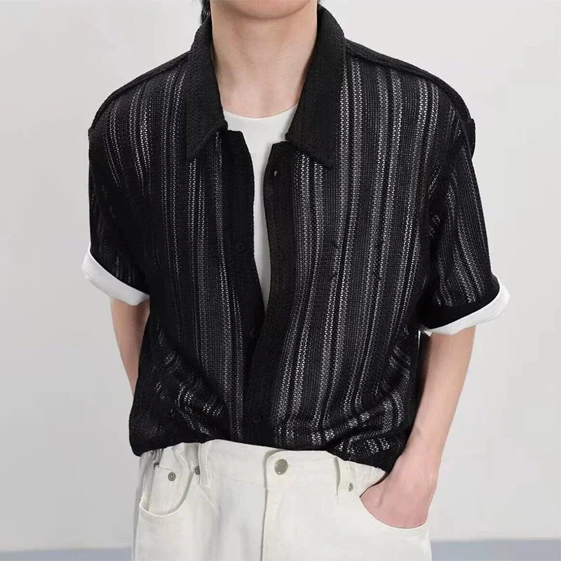 

Модная мужская ажурная рубашка, сетчатый вязаный кардиган с короткими рукавами и отложным воротником на пуговицах для мужчин, летний винтажный вязаный топ