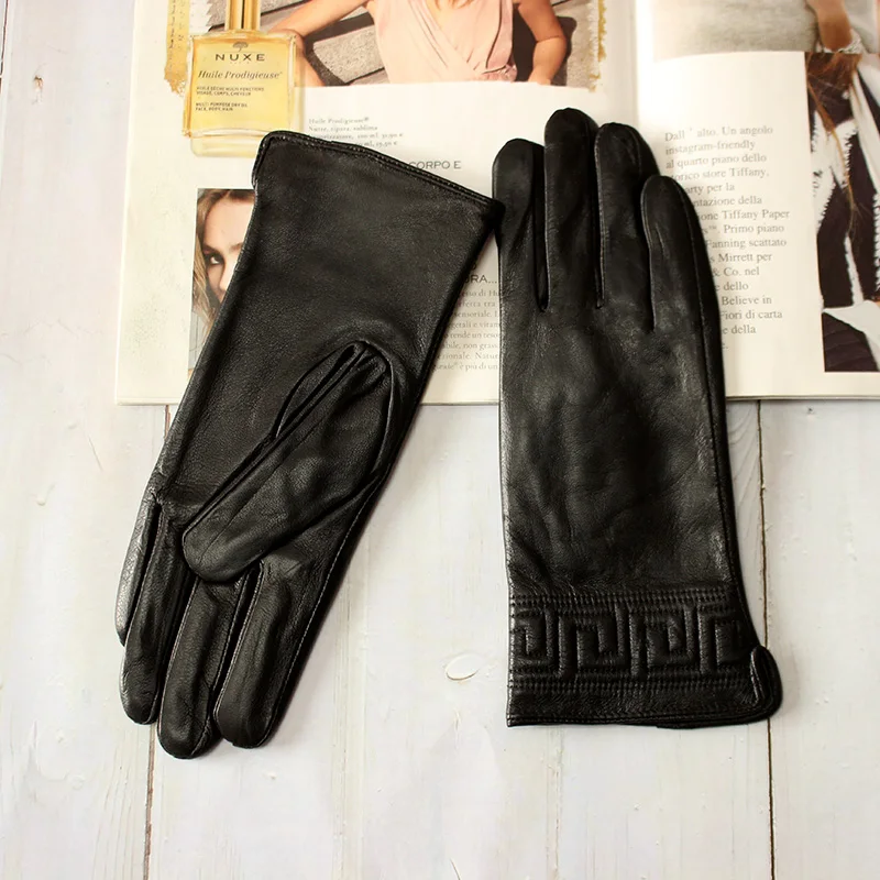 Echte Lederhandschuhe Damenmode Knopf Samtfutter Herbst und Winter Warme winddichte Schaffell-Split-Finger-Handschuhe