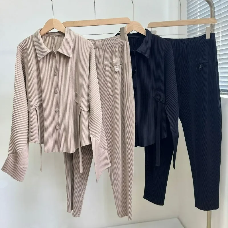 

Miyaek Pleated Women's Pants Set 2024 Autumn/Winter New Thickened Long Sleeve Pleated Top Cardigan Capris Commuter Two Piece Set