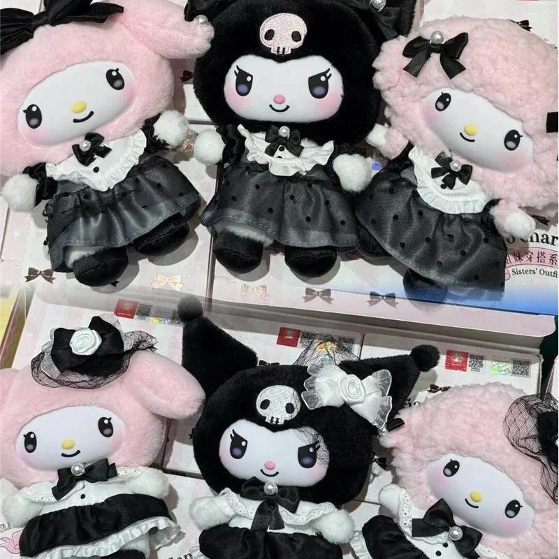 

Original Sanrio Blind Box Sisters Group Wear Series Mystery Box Enamel Mystery Box Bag Pendant Kuromi Doll Surprise Gift Glue