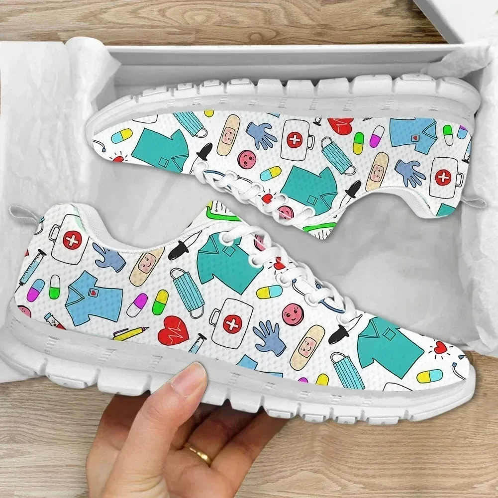 

Женские повседневные кроссовки с принтом «Медицинские принадлежности»: комфортные, нескользящие, дышащие, на плоской подошве