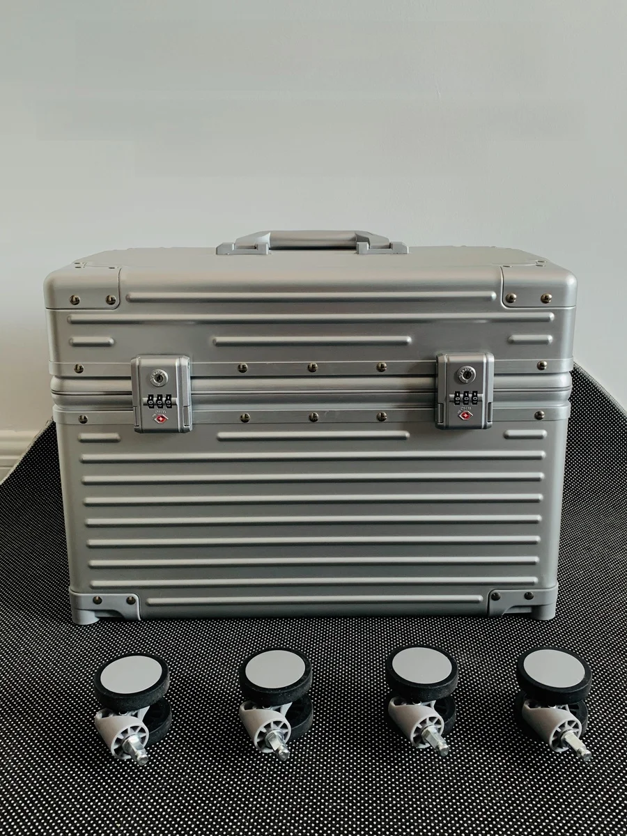 

Aluminum Magnesium Alloy Photoaphy Travel Suitcase with Password Lo Flip-Up Cover Caster Wheels Busin OL Sle Carry-O...