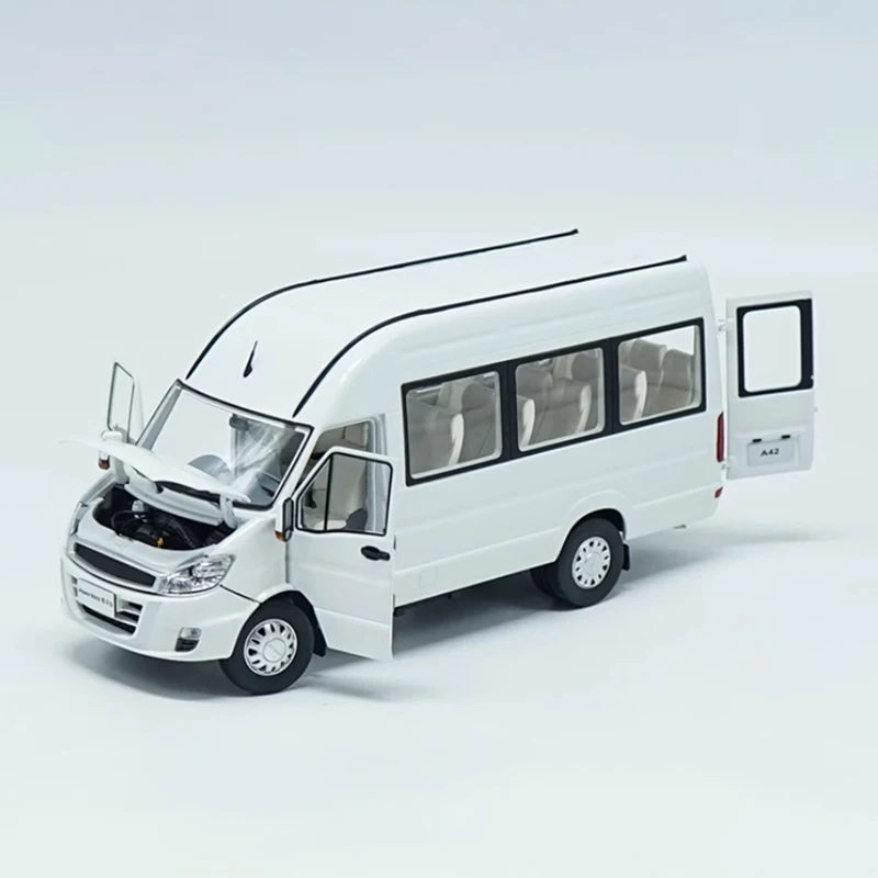 Diecast 1:24 Scale IVECO POWER DAILY Commercial Vehicle Alloy Car Model Simulation Toy Gift Finished Product Static Model