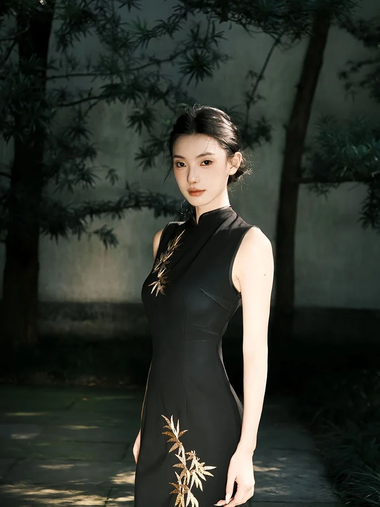 

Elegant New Chinese Style Embroidered Dress Women's High Waist Slimming Long Qipao Skirt Fashionable Lady's Zipper Closure