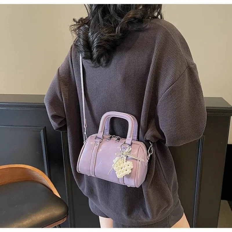 Leather Super Fire Small Bag Women's New Small Satchel Foreign Style Pillow Bag Versatile Messenger Bag Temperament Commuting