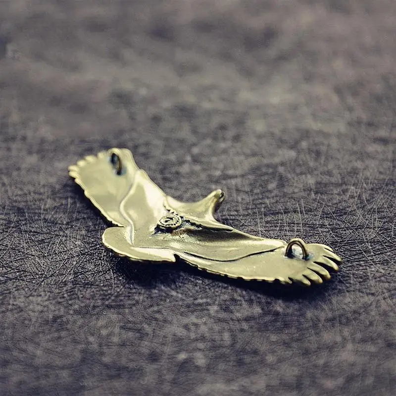 Retro Messing Fliegender Adler Deko-Ornament Massives Metall Kleine Figur für DIY Schlüsselanhänger Schmuck Anhänger Schreibtisch-Deko Geschenk – Detail 3