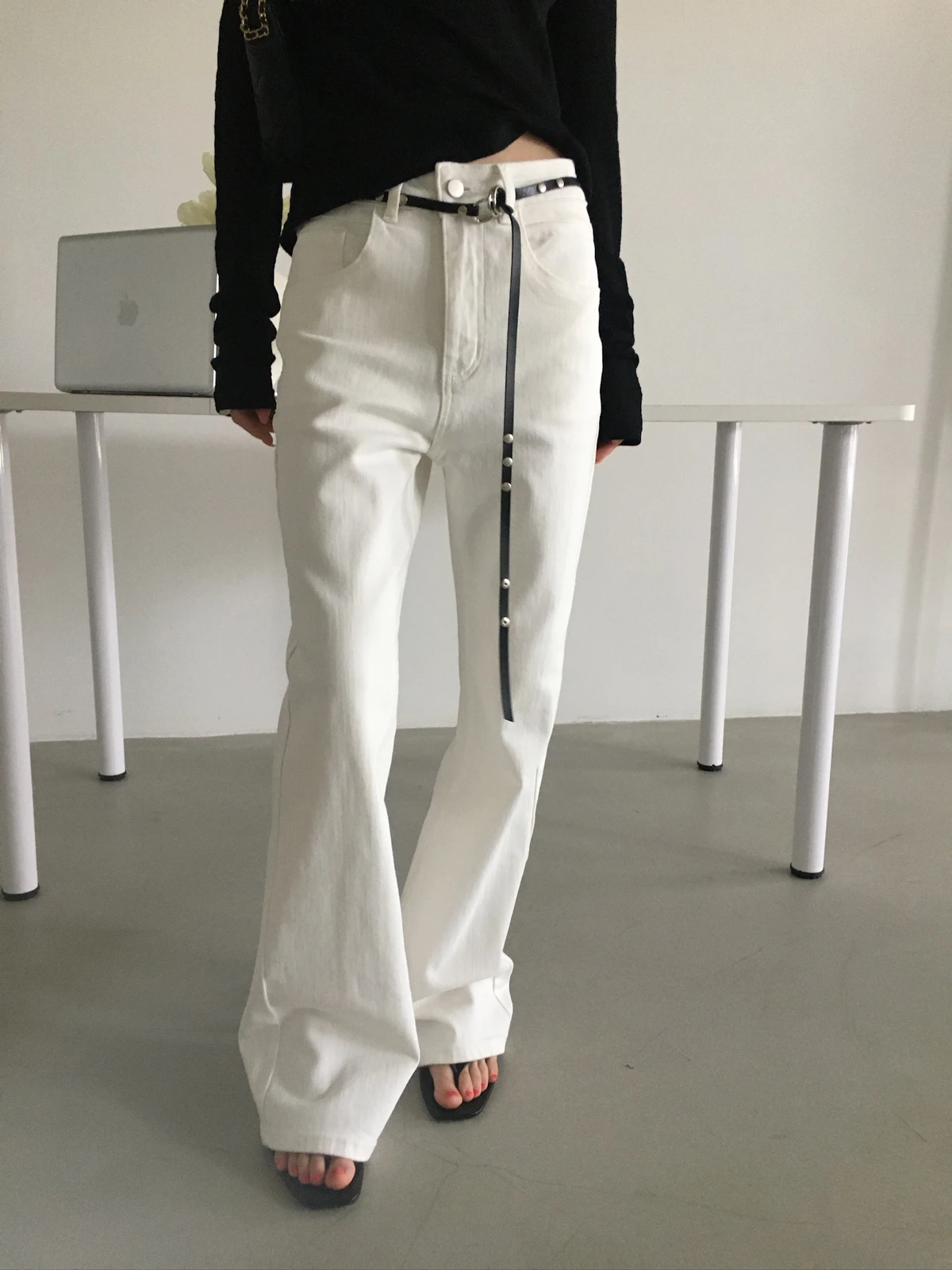 

Джинсы Lilian с высокой талией, утягивающие, с эффектом удлинения ног, универсальные повседневные брюки для женщин, весенний сезон, на пуговицах