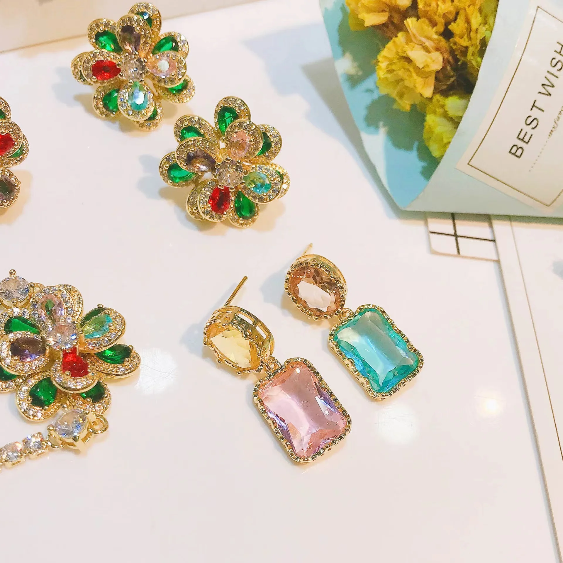 2024 New Earrings Beautiful Colorful Baroque Crystal Stone AB Style Dangle Woman Earrings Fashion Designers Christmas Jewelry