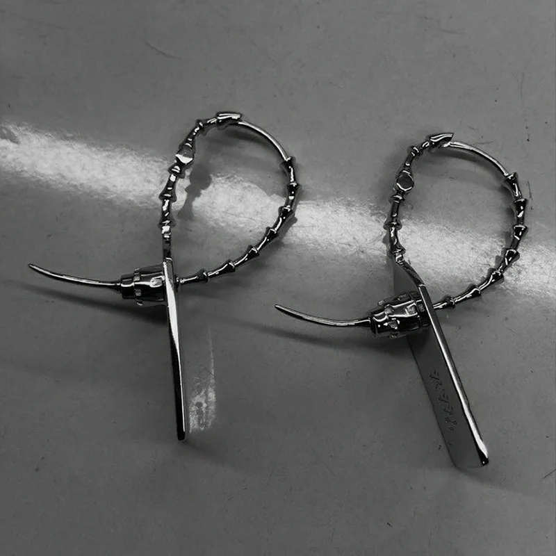 ZHUHE Gear مجموعة أقراط بإبزيم مضاد للسرقة على طراز Cyberpunk للأولاد والنساء مجوهرات للحفلات هدية مجوهرات رخيصة