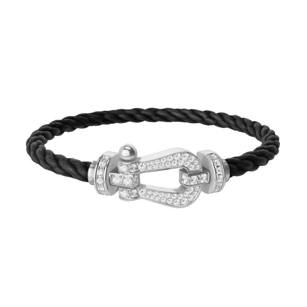 

2026 High-Quality Classic Hoof-shaped Bracelet in Medium Size (25mm) Set with White Diamonds