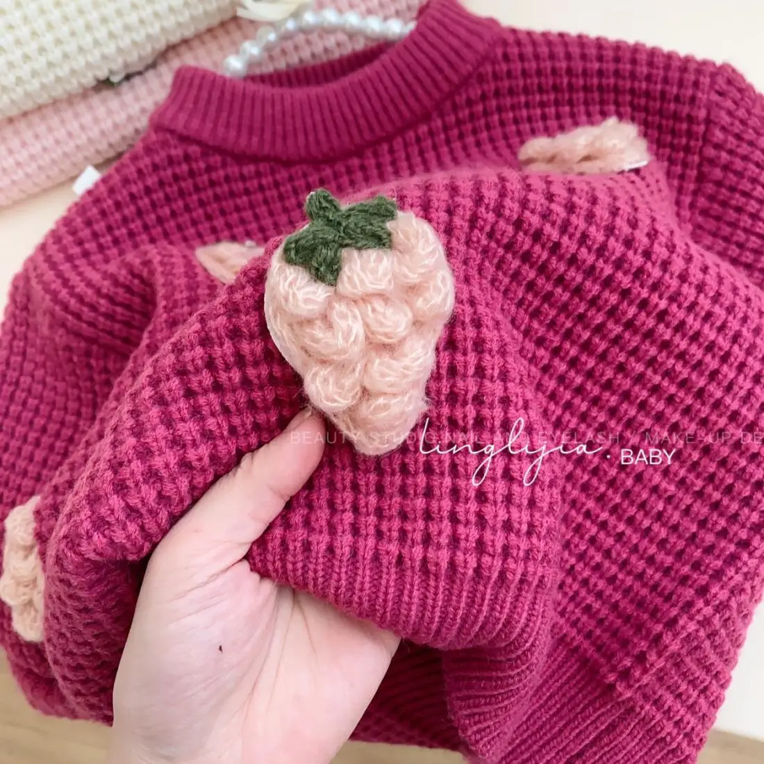 Spring and Autumn Girls Fashion Round Neck Knitted Sweater Little Girls Loose Top Coat Children Baby Strawberry Sweater