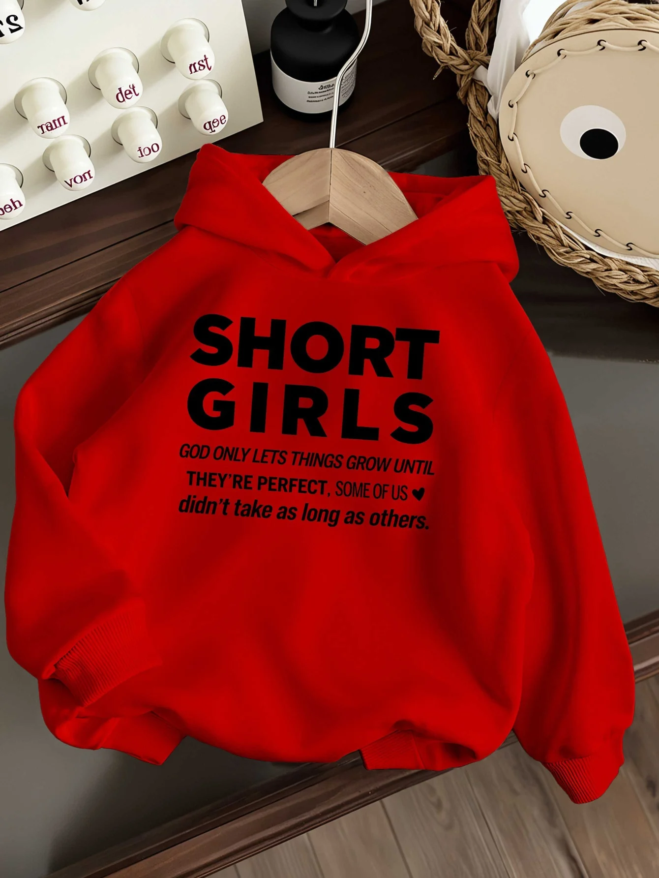Children's casual and stylish fleece-lined hoodie for autumn and winter, with a sporty print, perfect for outdoor activities.