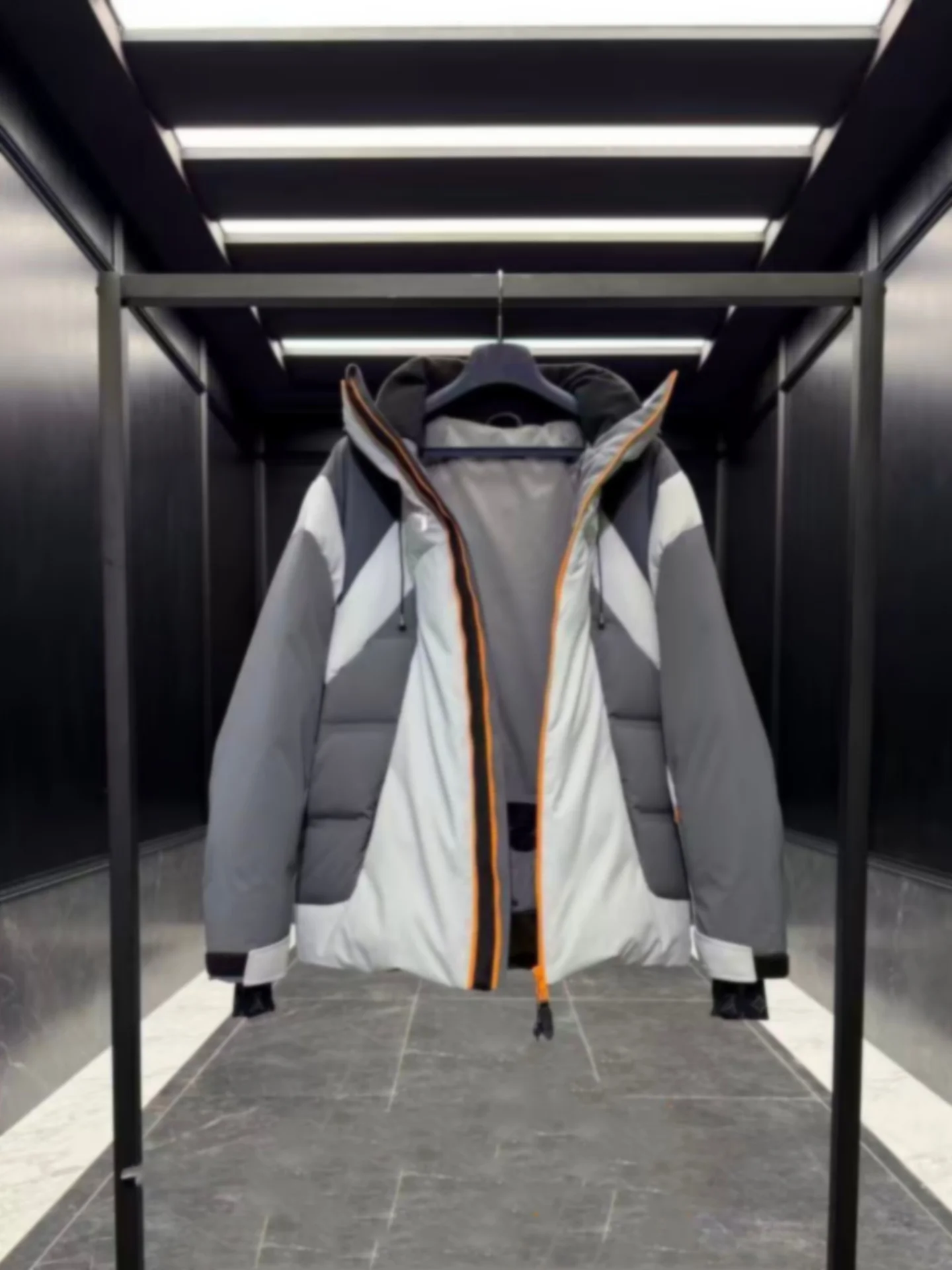 

High Quali Splicing High Tech Waterproof Men Women Puffer Jaet Hooded Du down Coat Long Sve Zipper Closure Faionable