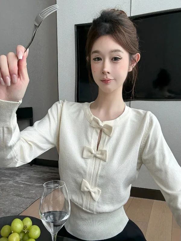 

Elegant Knot Color Block Knitted Sweater Versatile Slimming Age-Defying French Style Standard Fit Long Sleeve Citywalk