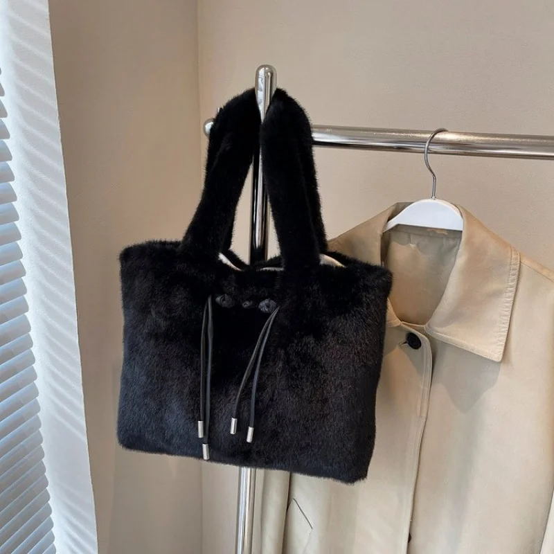 

2025 New High-end Ladies Leather Hand Bag Luxury Brand Famous Designer Simple Paris Vintage​