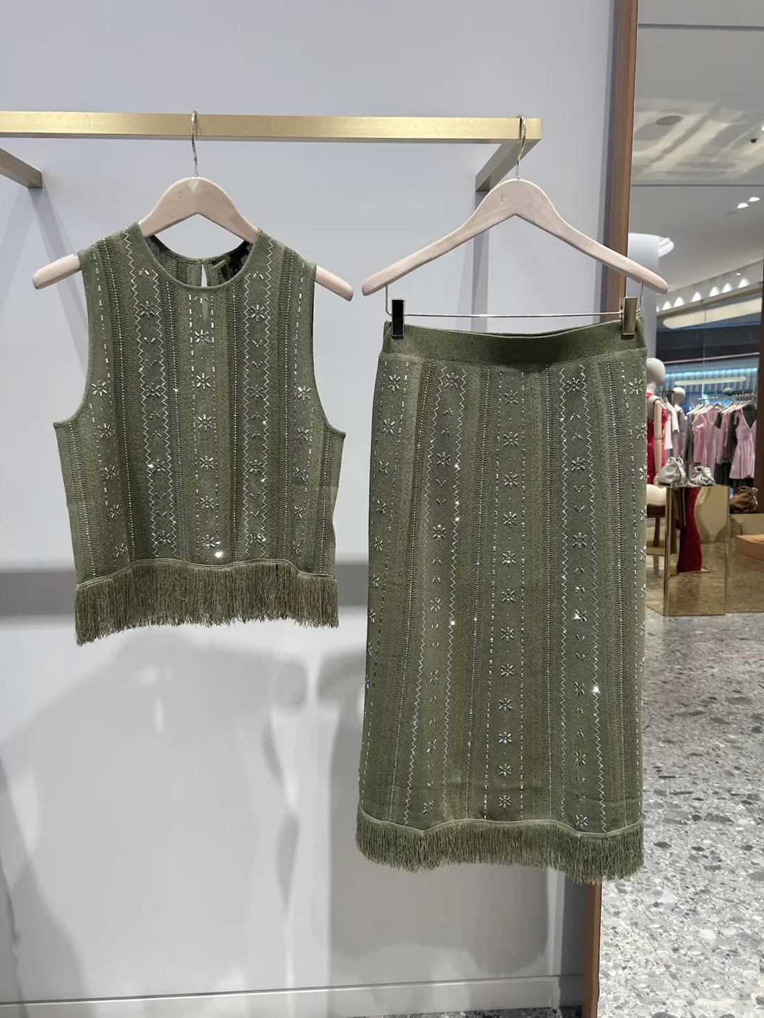 High-End Version Knitted Vest Top with Drill Decorations Sleeveless Half Skirt Set for Women Summer Autumn Fashion Set