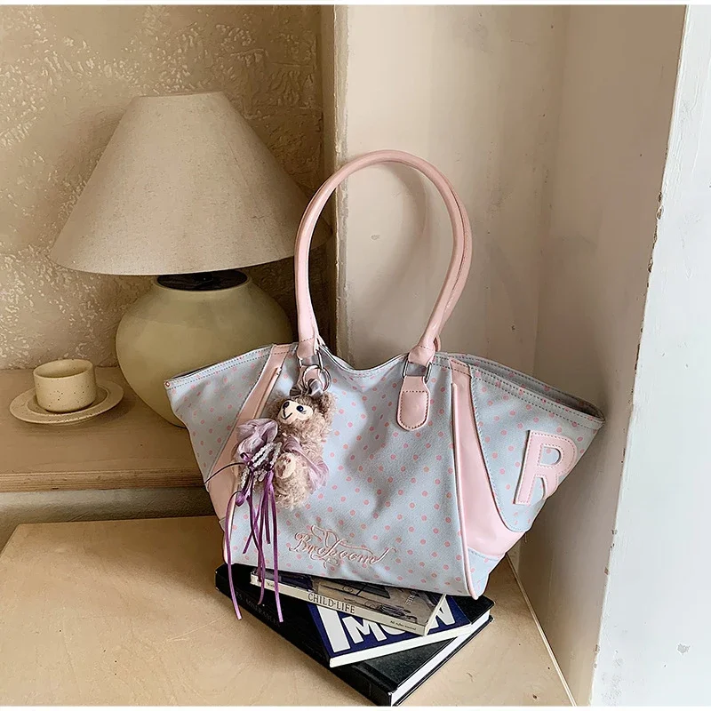 Wing Style Polka Dot Hobo Tote Bag mit Taschenanhänger, koreanische Umhängetasche mit großem Fassungsvermögen für Damen, süße Handtasche für den Arbeitsweg – Detail 14