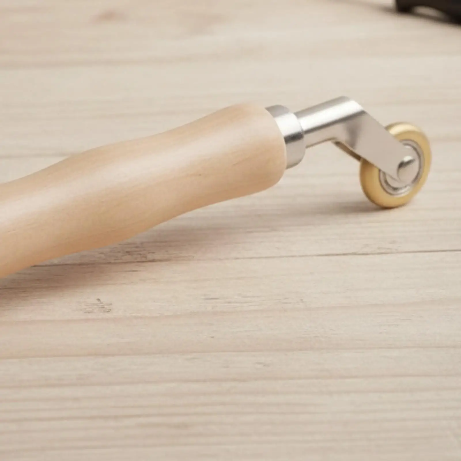 Easy to Use Double-endedEnded Roller Versatile Sealing Roller with Metal Wheel