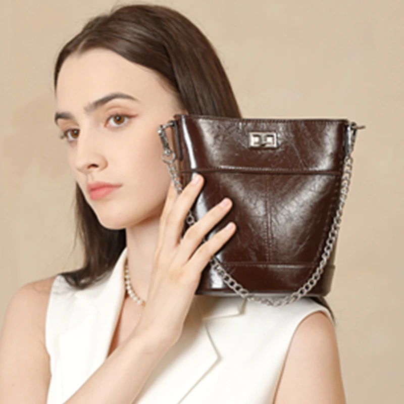 

Burminsa Oil Wax Ведро из натуральной кожи Маленькие сумки через плечо для женщин 2025 Роскошные дизайнерские женские сумки с цепочкой для телефона