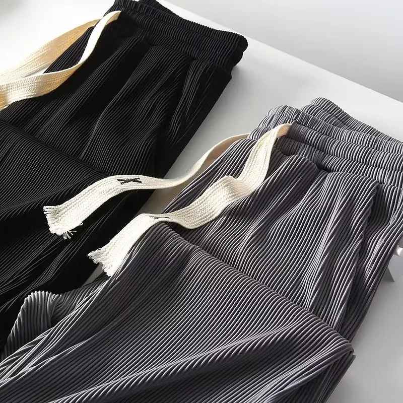 Pantaloni da uomo sportivi a gamba dritta in seta di ghiaccio casual Pantaloni lunghi estivi dalla vestibilità ampia Faionable Youthful Sle Comodo leggero...