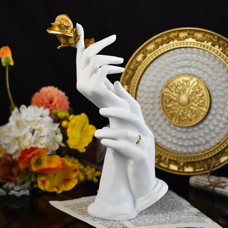 NORTHEUINS Resin Hand Model Valentine's Day Gift Holding Rose Figurines Home Living Room Bedroom Decor Collection Objects Lover