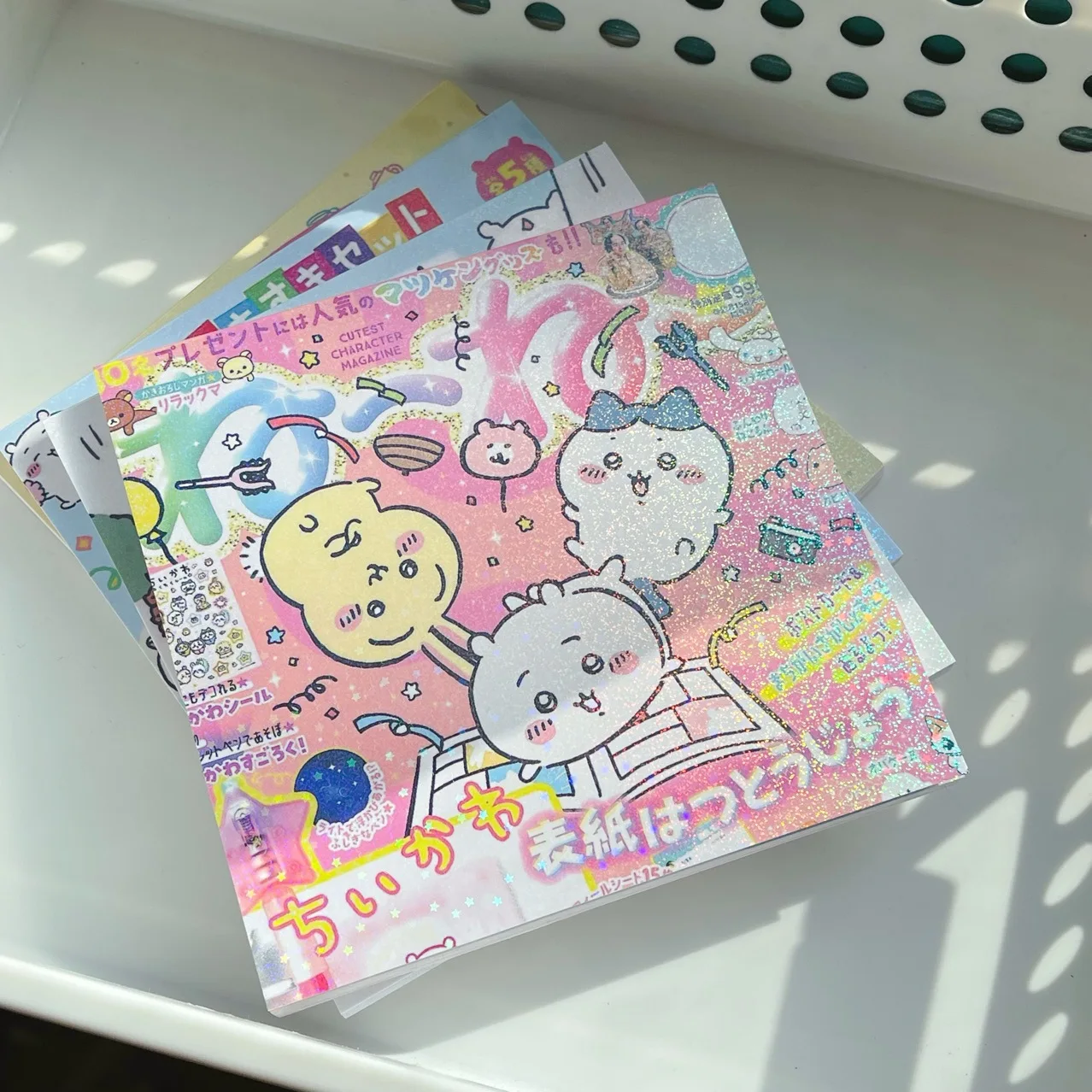 2024 Hot Sanrio Cartoon Sticker This Japanese Kuromis Chikawa Sparkling Laser Sticker Has Been Cut Film Children\'s Sticker Book