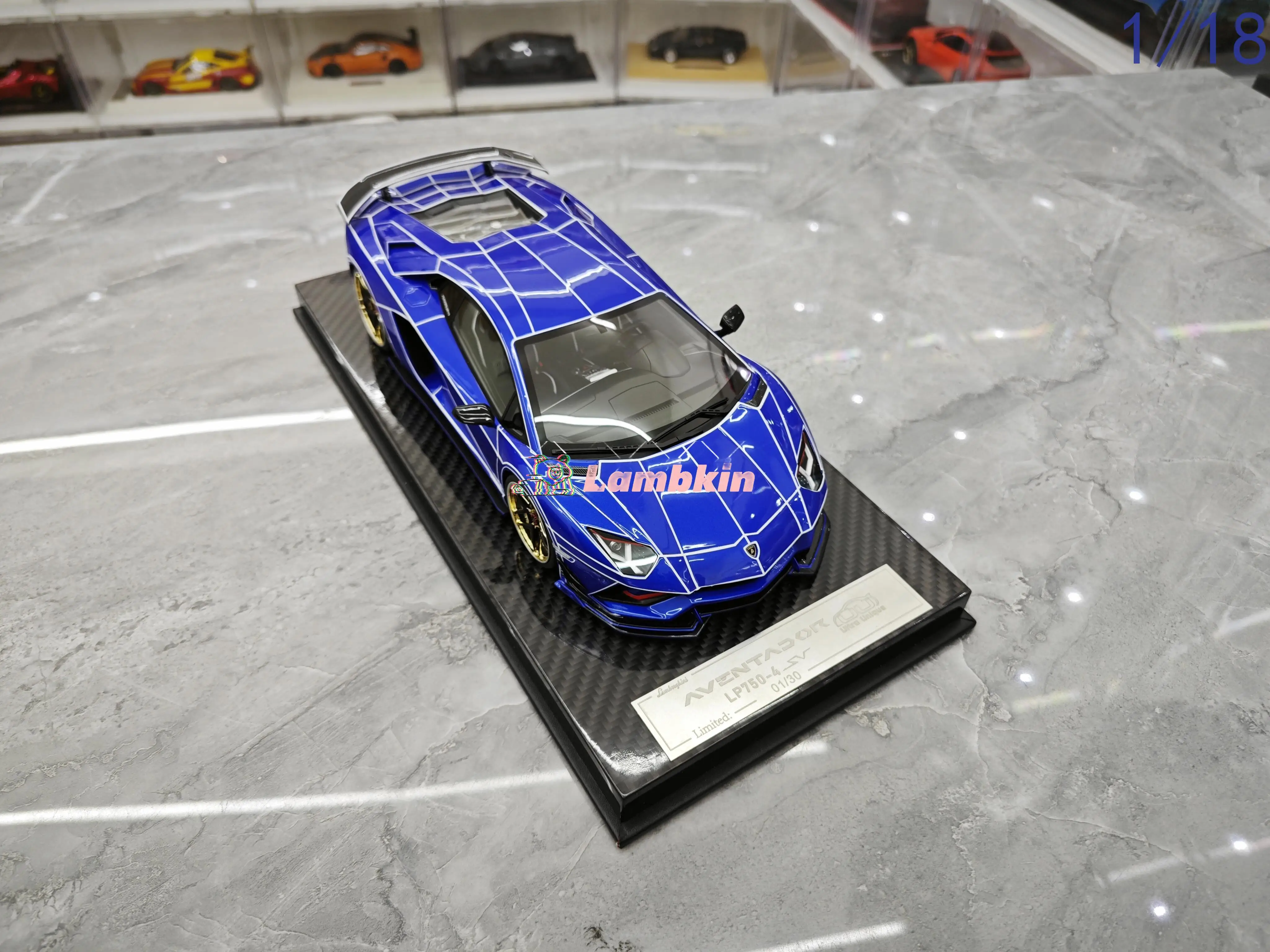 عروض خاصة فائقة الفريدة 1/18 لامبورغيني LP750-4 إصدار محدود من 30 محاكاة الراتنج ديكور السيارة الحلي عيد الميلاد #5