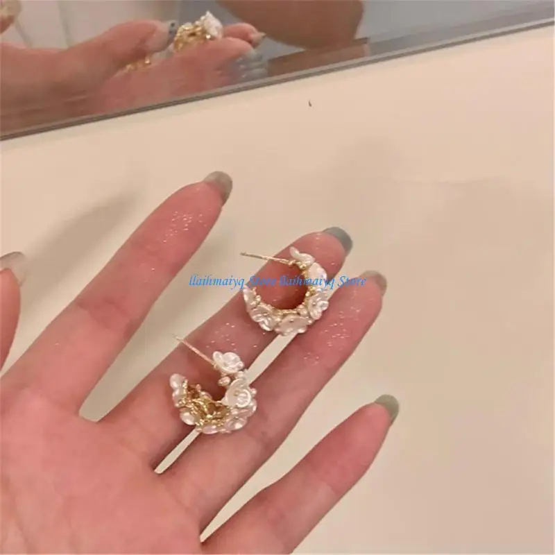 573B Flower Earrings Elegant Studs Earrings Modern Flower Ear Studs Alloy Texture