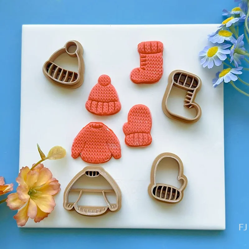 

[YU4Pcs Christmas Winter Gloves Sweater Hat Socks Polymer Clay Cutters Modle Xmas Theme Pendant DIY Earrings Jewelry Accessories