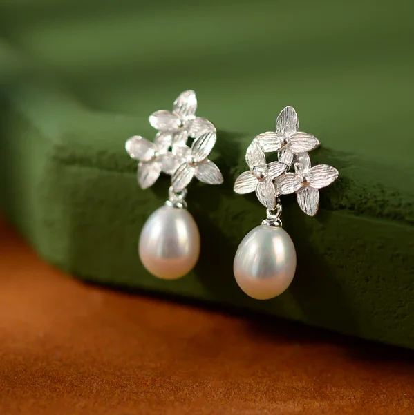 Vintage pair of genuine natural south sea white pearl earring for women jewelry