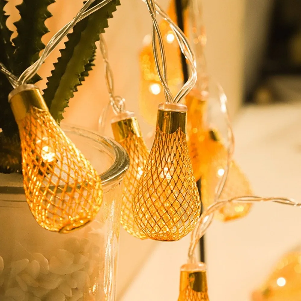 1.5M/3M Gold Hollow Water Droplet Light String, Battery Powered, Suitable For Bedroom Wedding, Valentine's Day Party Decoration