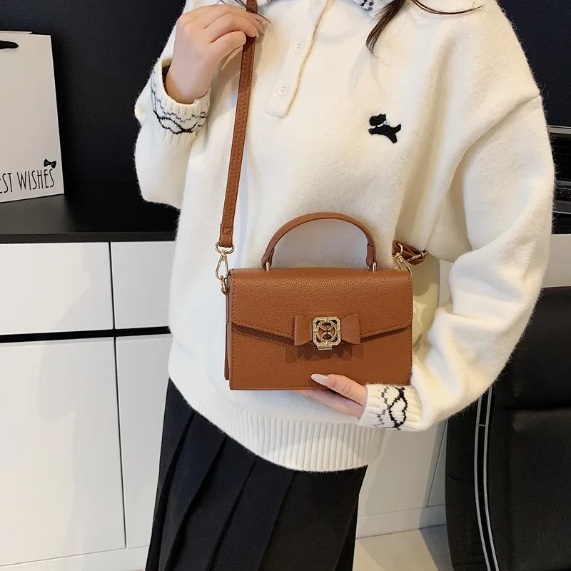 スタイリッシュなデザイナーおむつバッグ、女性用クロスボディハンドバッグ、ラグジュアリーでミニマルなヴィンテージ風、大容量レザートートバッグ