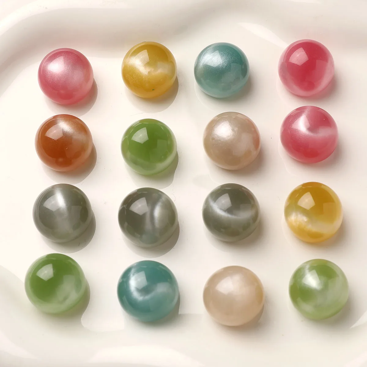 

Новый блестящий чудо 16 мм акриловая смола круглые кабошоны орнамент аксессуары материал подходит для украшения одежды для волос для девочек