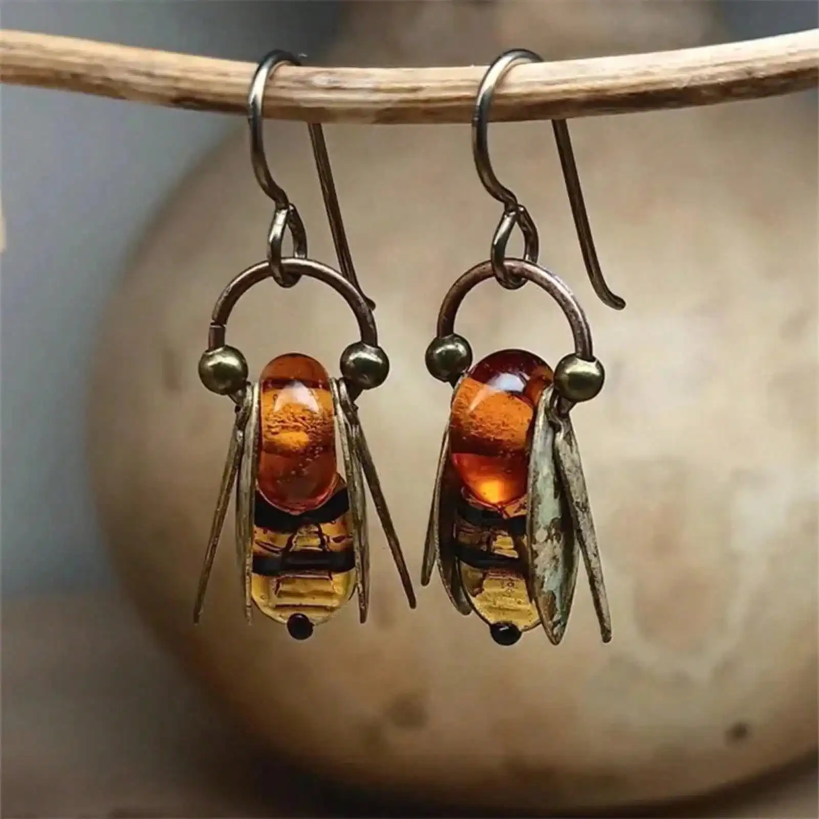Golden Bee Dangle Earrings Vintage Metal Carving Round Amber Resin Earrings For Women Elegant Jewelry Accessories Daily Wear Birthday Engagement Holiday Gifts For Family Friends