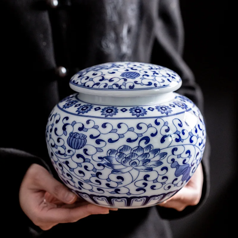 

Elegant Medium Ashes Urn - Custom Name Engraved for Persian Cat, Ceramic Memorial Display Gift