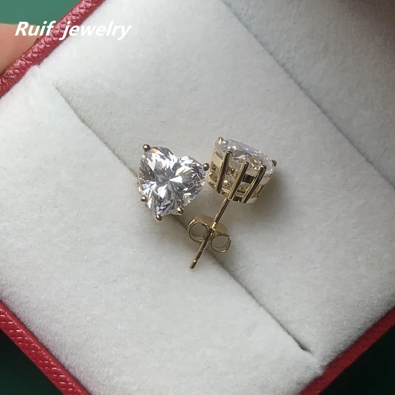 

Ruif New Korean Exquisite Heart Moissanite 14k Gold Stud Earrings for Women Bridal Wedding Jewelry