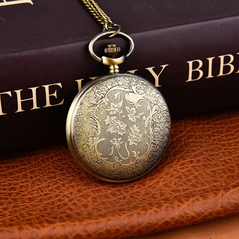 ساعة جيب كوارتز كبيرة عتيقة مع لون برونزي عتيق، حروف إنجليزية، ساعة معلقة بعلم أحمر من الدانتيل #5