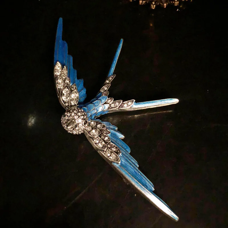 Vintage Retro Blue Swallow Brooch Delicate Lively Enamel  Animal Pin for Suits Coats Niche Jewelry Birthday Gifts for Women