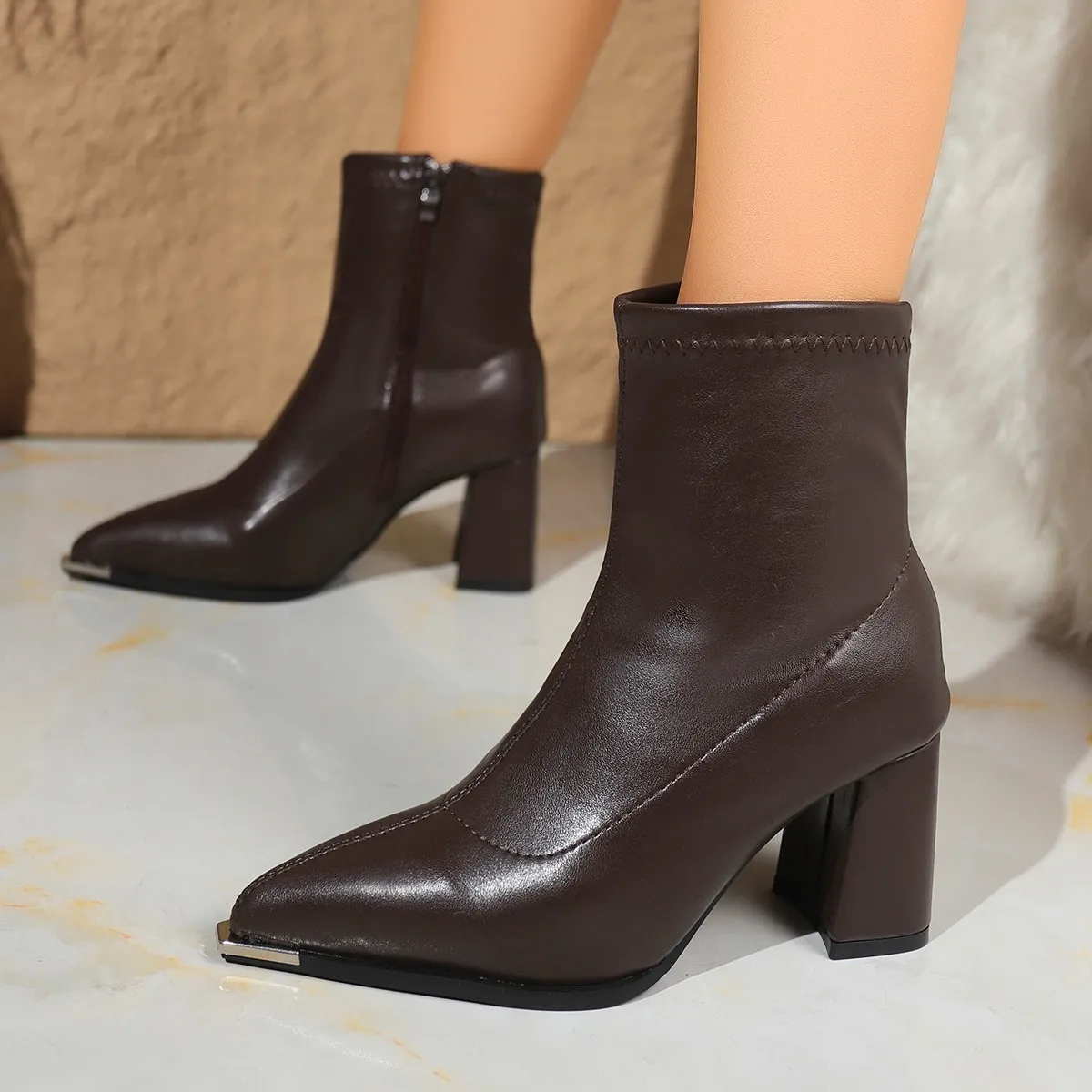 

Новые женские ботильоны, пикантные женские короткие ботинки с острым носком, модные повседневные женские ботинки на тонком высоком каблуке, однотонные туфли на шпильке