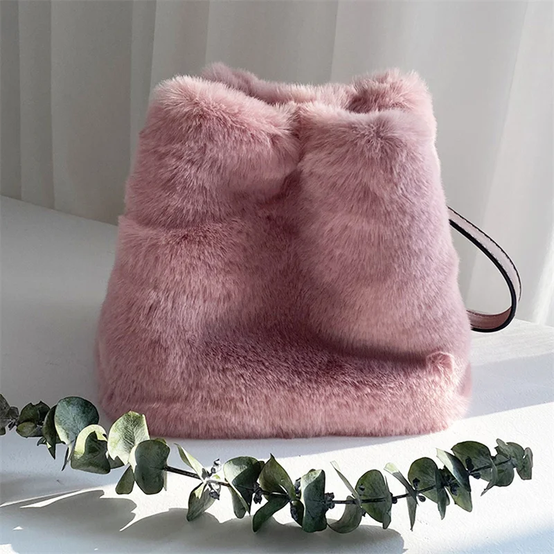 Luxury Designer Tramp Shoulder Bag Plush Evening Wear Handbag Purse Imitation Mink Fur Purse And Handbag Tramp Bag