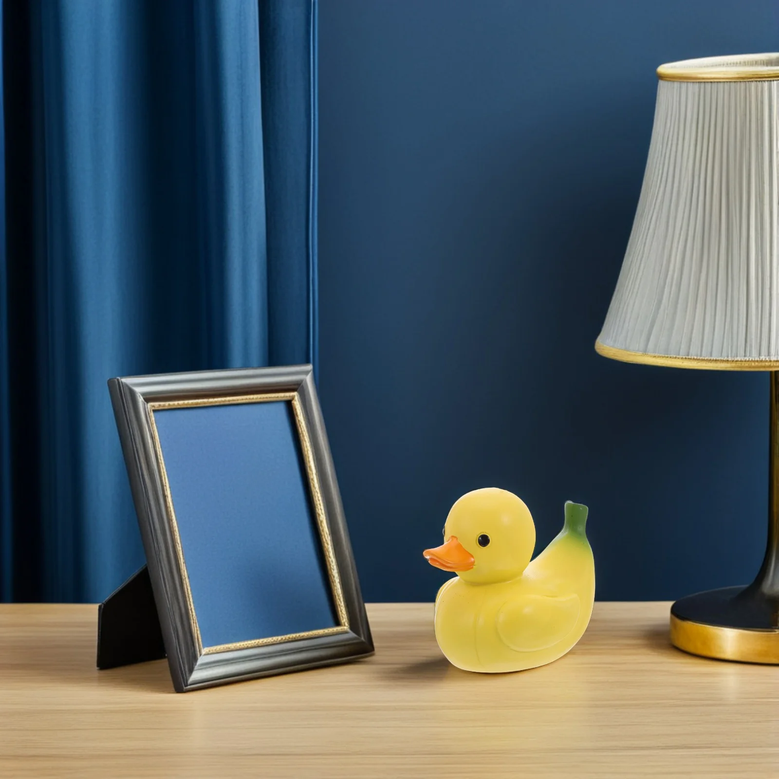 งานประติมากรรมเรซิ่นรูปเป็ดกล้วย ของตกแต่งโต๊ะทำงาน รถยนต์ ดีไซน์สร้างสรรค์ รูปสัตว์จิ๋ว น่ารัก ผลไม้ผสมผสานกับสัตว์ เหมาะสำหรับตกแต่งสำนักงาน