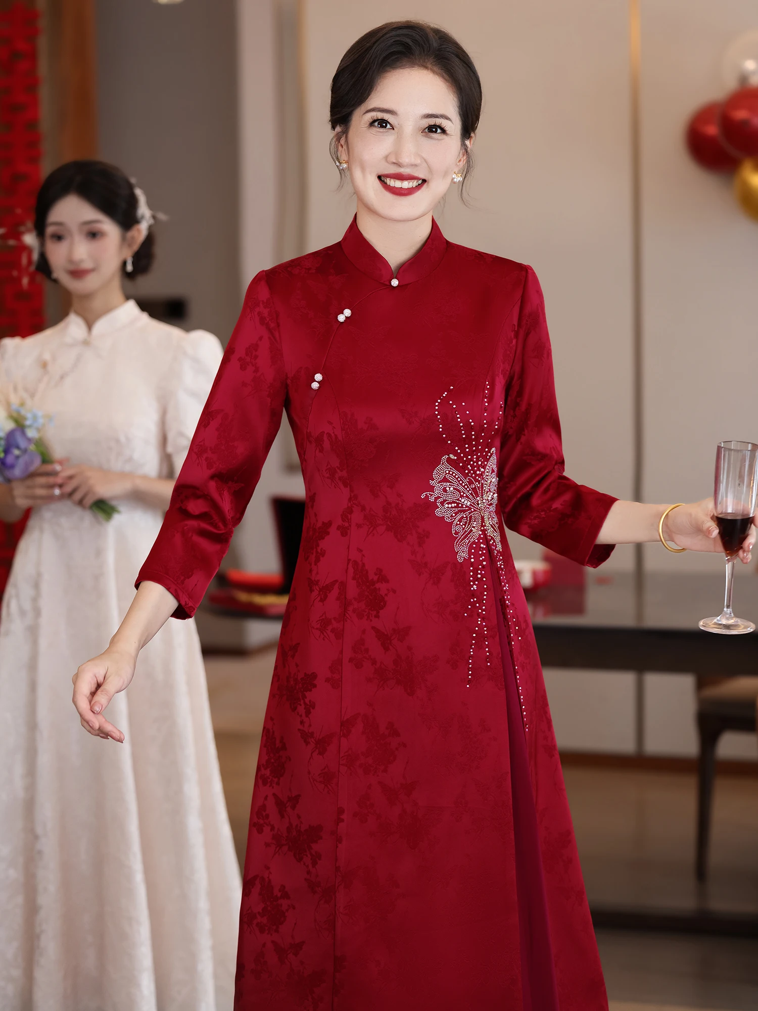 

Элегантное длинное свадебное платье для матери невесты, новинка 2026 года, китайский стиль, для свадебной церемонии, платье Су Цзин Сян Б...