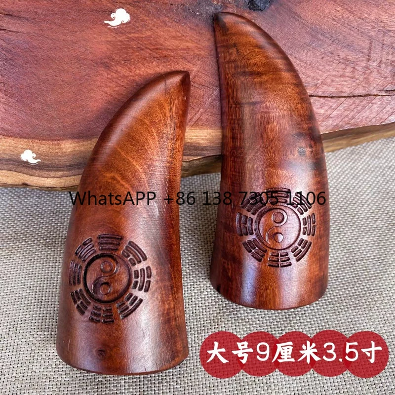 

Taoist lightning strikes jujube wood holy grail holy hexagram purely handmade lettering Tai Chi gossip sheep horn hexagram